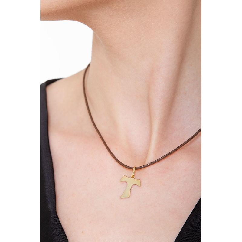 18k yellow gold Tao cross pendant