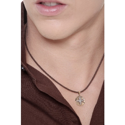 Ciondolo in oro bianco e giallo 18k con rosa dei venti.